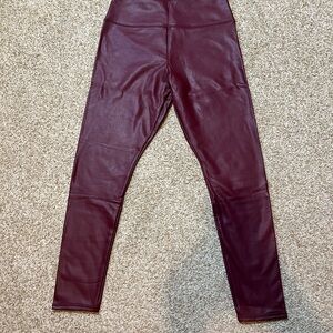 Hollister Ultra High-Rise Faux Leather Leggings Burgundy Large NWT